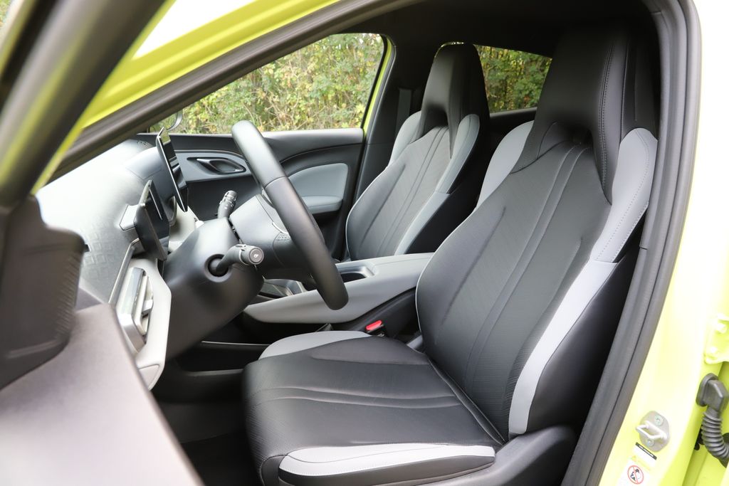 Renault 5 E-Tech és BYD Dolphin Surf összehasonlító teszt