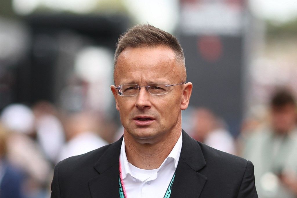 Szijjártó Péter szerint meg kell állítani a brüsszeli őrületet Ukrajna ügyében