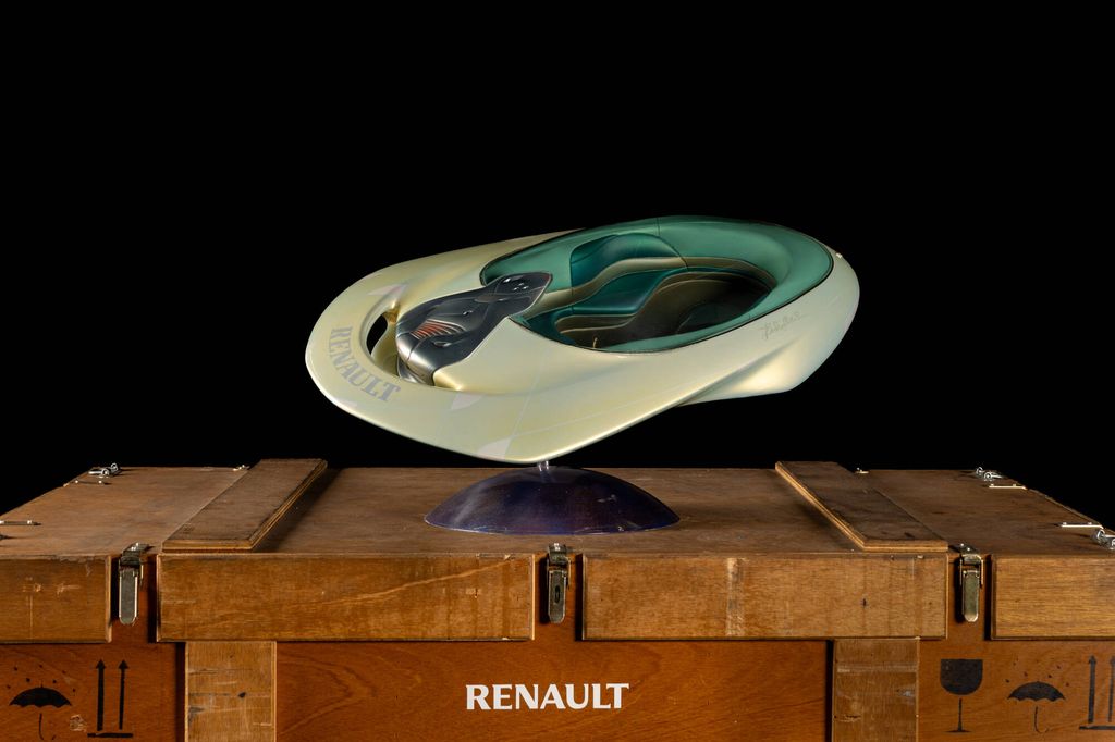 Renault
