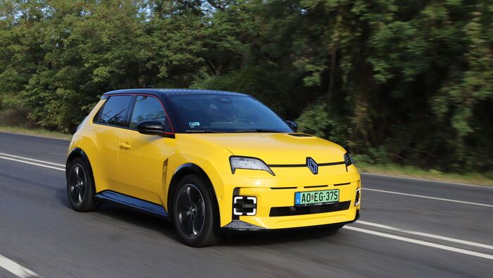Renault 5 E-Tech és BYD Dolphin Surf összehasonlító teszt