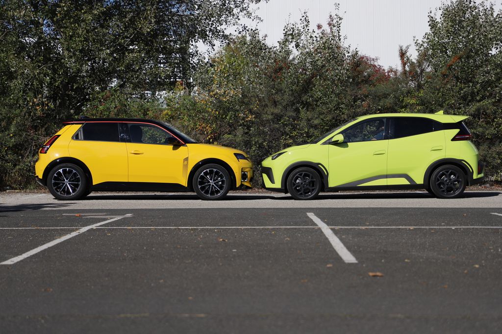 Renault 5 E-Tech és BYD Dolphin Surf összehasonlító teszt