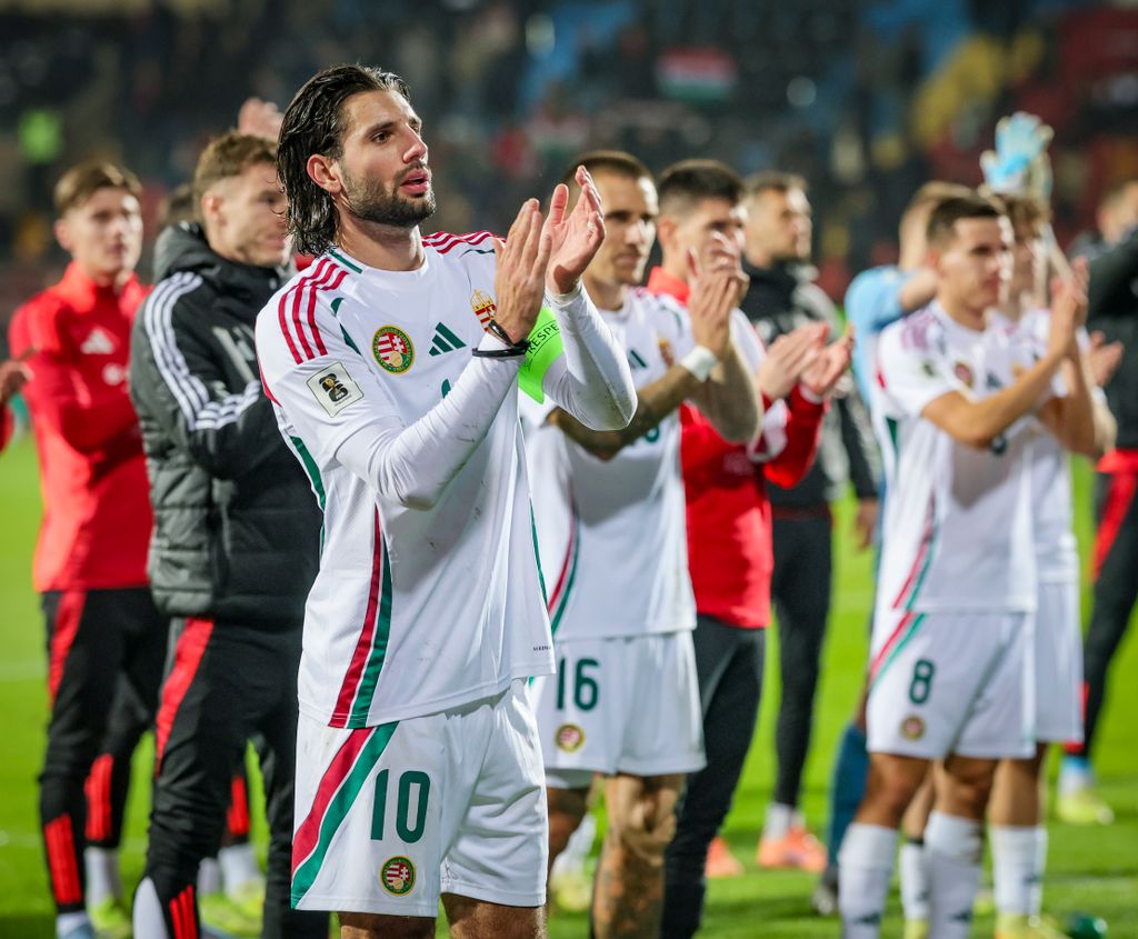 A magyar válogatott játékosai és szurkolói együtt emlékeztek Fülöp Mártonra Jerevánban