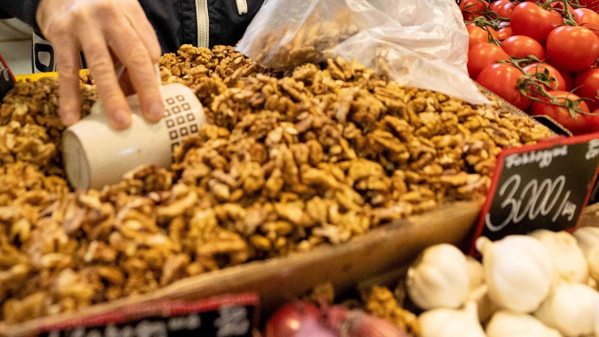 piac,20241211 TatabányaMák, dió körkép a tatabányai a piacon.Fotó: Zantleitner Ingrid ZI24 Óra