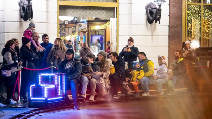 Megnyílt Budapest ikonikus karácsonyi vására