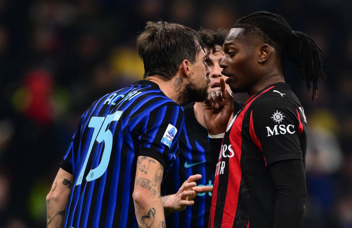 Acerbi és Leao jelenetén látszik: volt feszültség a pályán az Inter és a Milan rangadóján