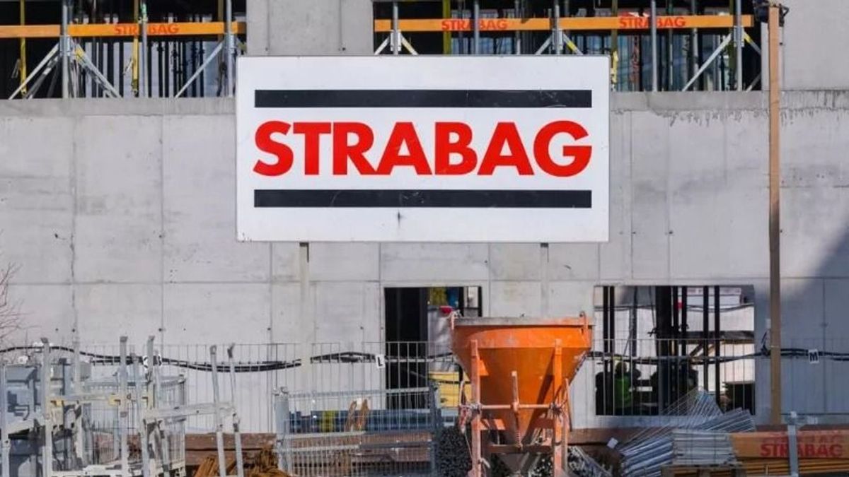 Ügyészségi vizsgálatot kezdeményeztek a Tisza Párt Strabag-botránya miatt