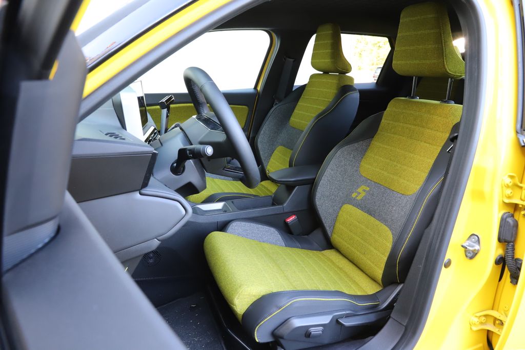 Renault 5 E-Tech és BYD Dolphin Surf összehasonlító teszt