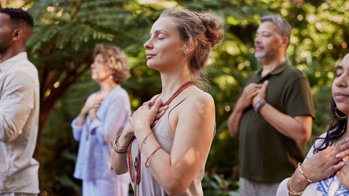 A meditáció boldogabbá tesz és csökkenti a fájdalmat – igazolja a Harvard idegtudósa
