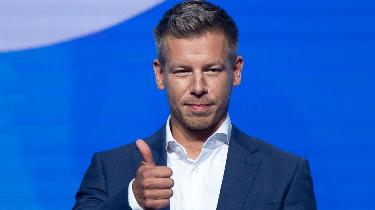 Az ukránok arany wc-jére menne el a Tisza-adó és a nyugdíjadó