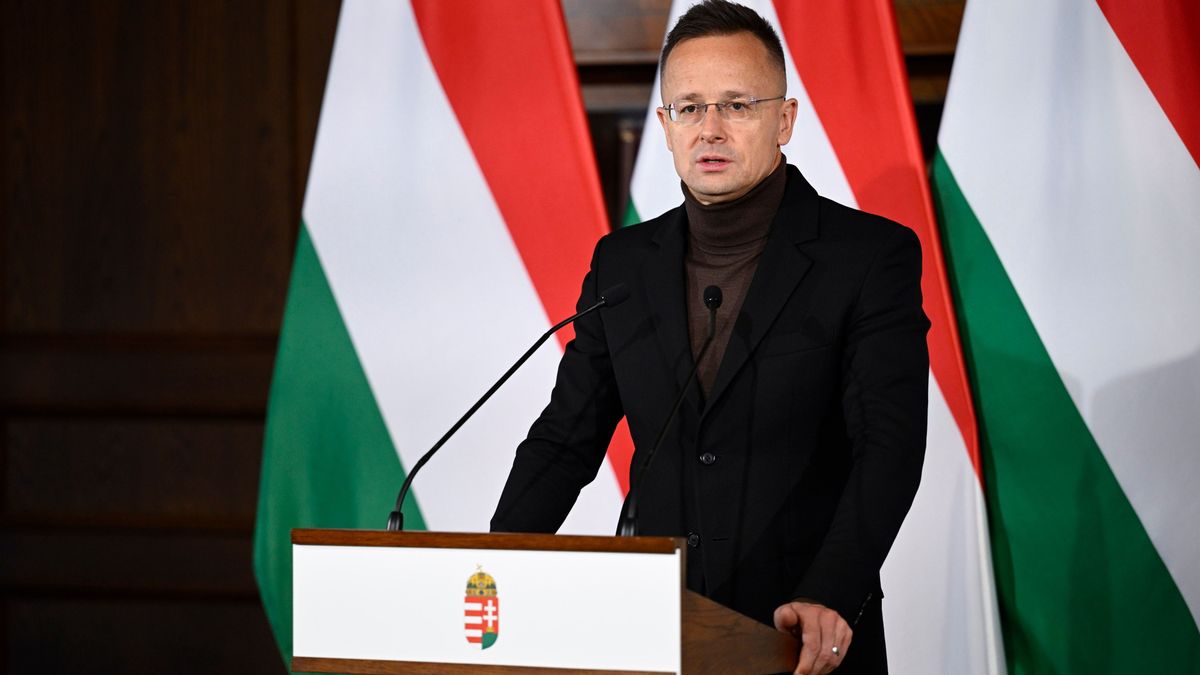 Szijjártó Péter: A magyar családok megmenekültek egy drámai energiaár-emelkedéstől