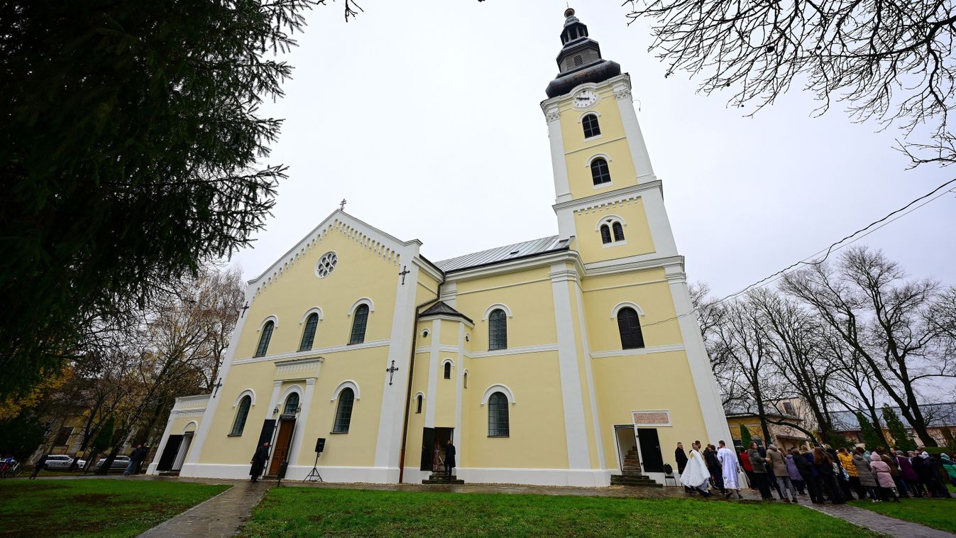 Megáldották a megújult hajdúdorogi görögkatolikus székesegyházat

MTI Fotószerkesztõség
Czeglédi Zsolt