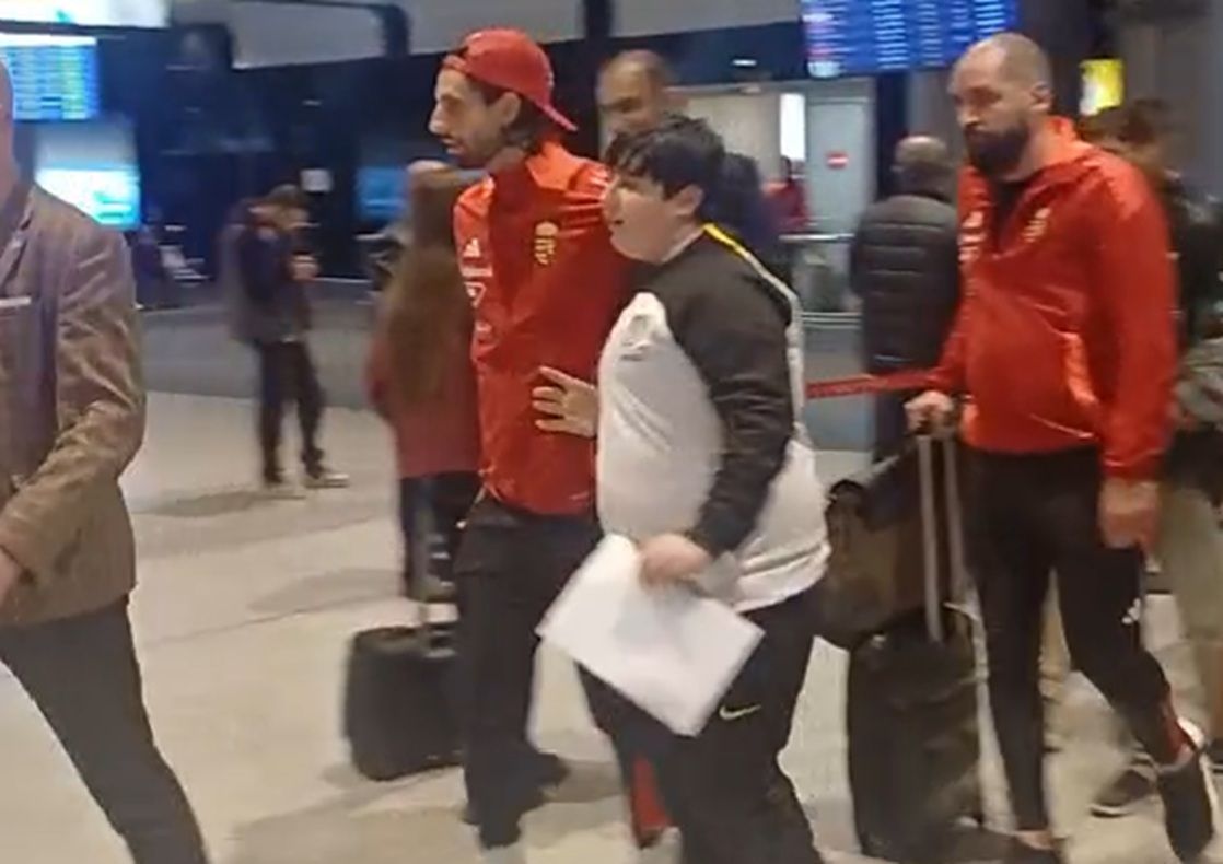 Szoboszlai Dominik aláírása már Jerevánban is sokat ért, egy közös kép örök emlék vele 