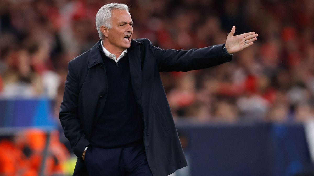 José Mourinho az újabb vereség után a bírót kritizálta: „Sajnos tudom, hogy nem rajong értem