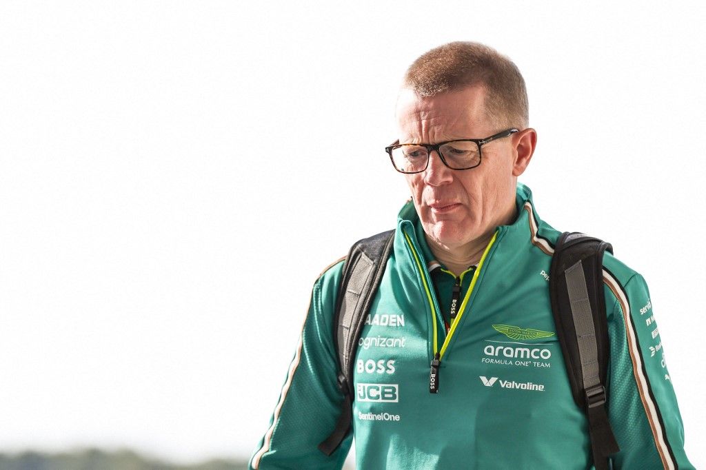 Andy Cowell sem távozik, marad az Aston Martin kötelékében