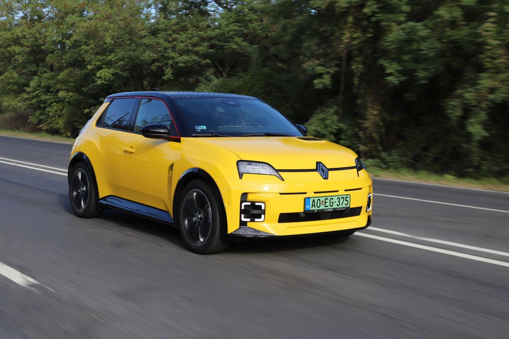 Renault 5 E-Tech és BYD Dolphin Surf összehasonlító teszt
