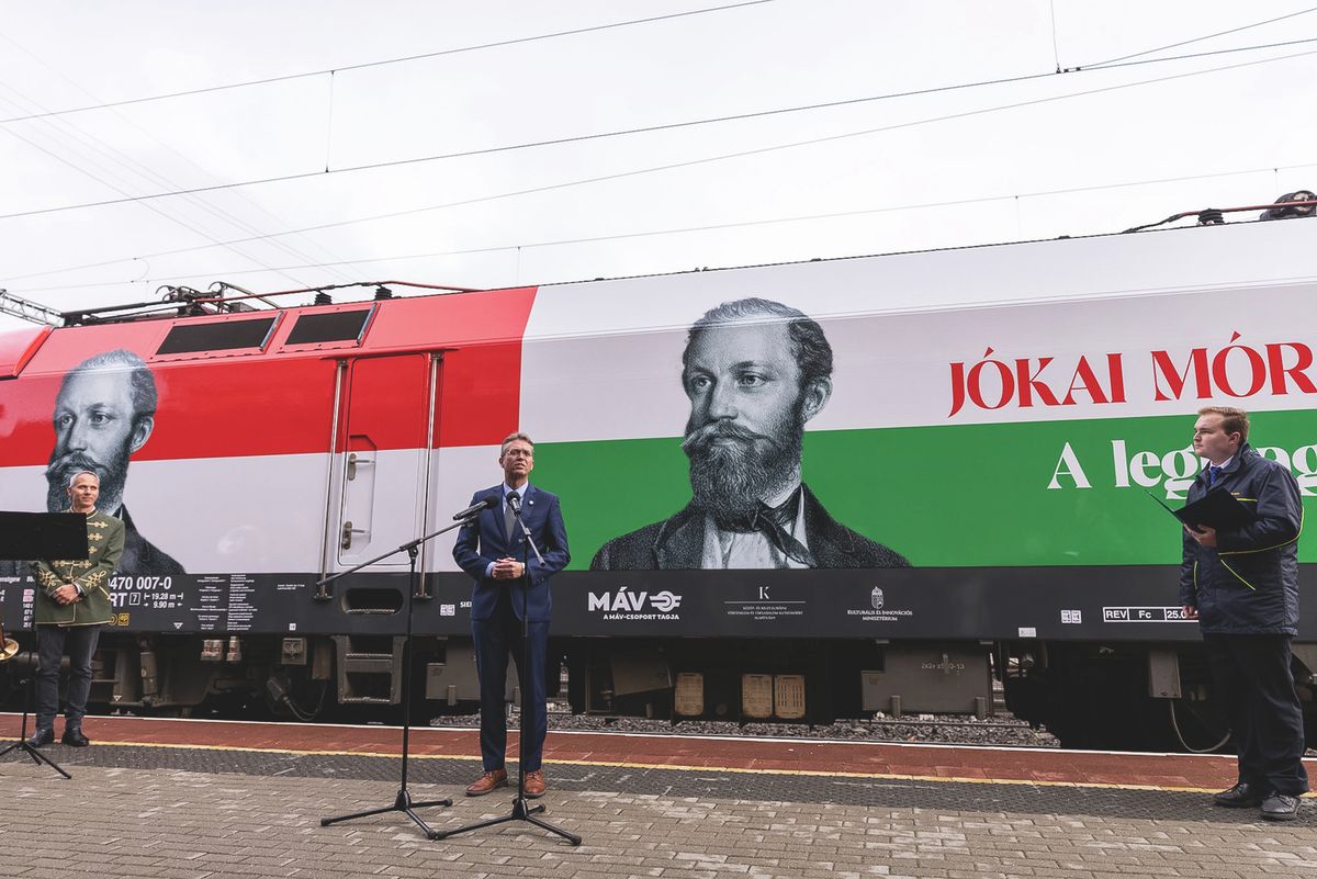 Jókai emlékmozdony avatás