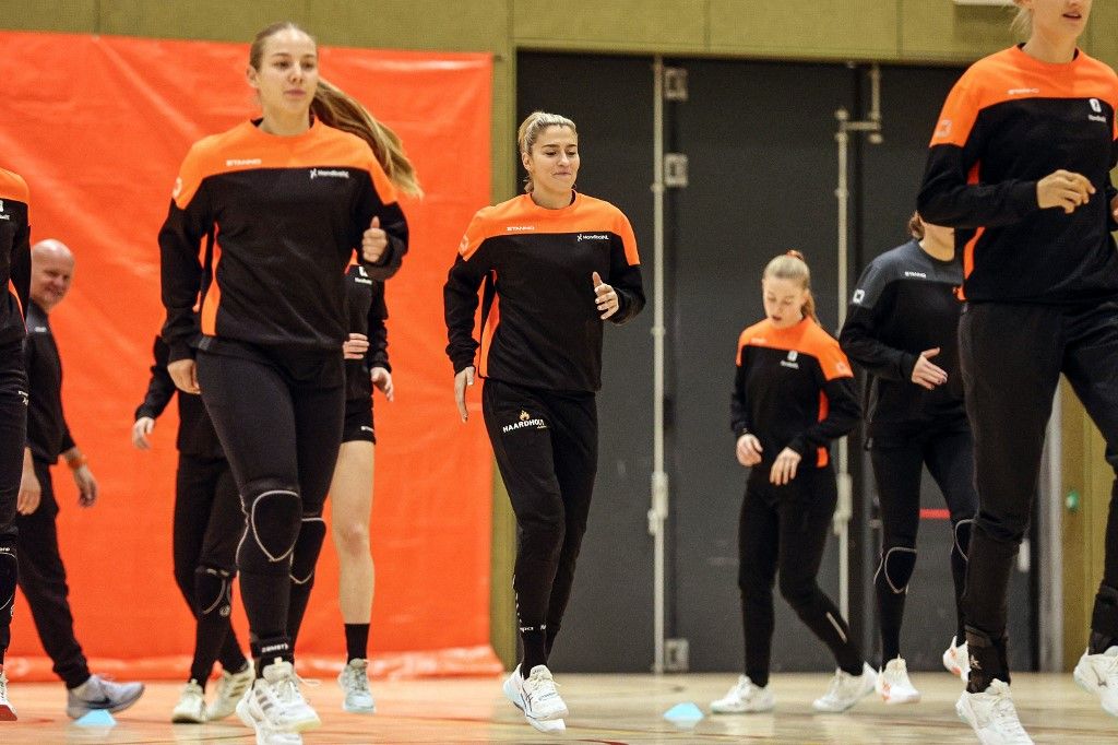 ARNHEM - Handball player Estavana Polman during a training session of the Dutch women's handball team ahead of the World Cup to be held in the Netherlands and Germany. ANP BART STOUTJESDIJK netherlands out - belgium out (Photo by Bart Stoutjesdijk / ANP MAG / ANP via AFP)