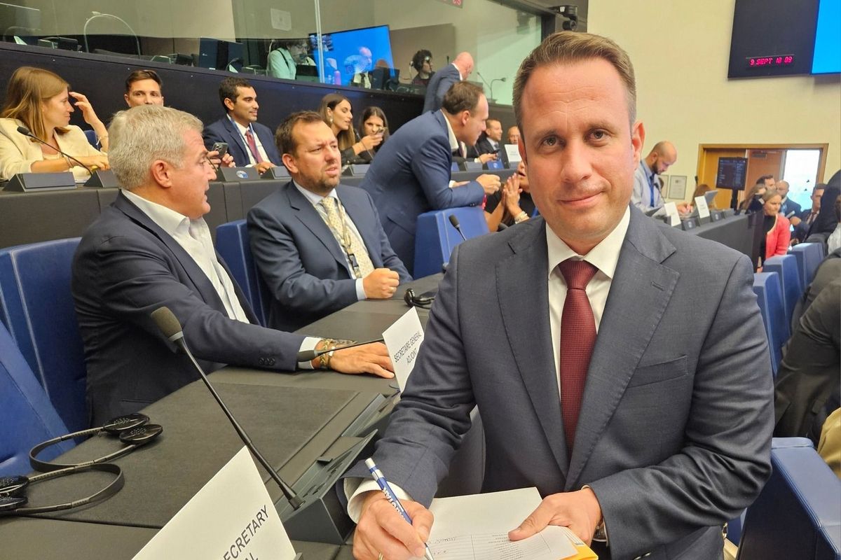 A háború után Európa sokkal gyengébb lesz, és erről Ursula von der Leyen tehet, és mindazok, akik a brüsszeli háborús őrületet támogatják – jelentette ki Dömötör Csaba Forrás: Facebook