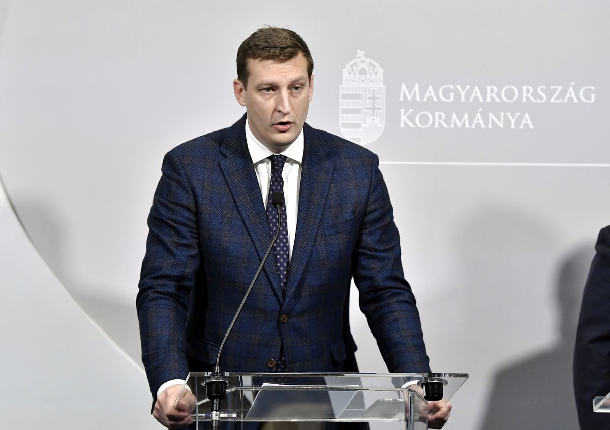 Budapest, 2025. október 29.
Panyi Miklós, a Miniszterelnökség parlamenti és stratégiai államtitkára az Otthon Start Program első hat hetének eredményeit ismertető sajtótájékoztatón a Miniszterelnökség konferenciatermében 2025. október 29-én. 
MTI/Soós Lajos