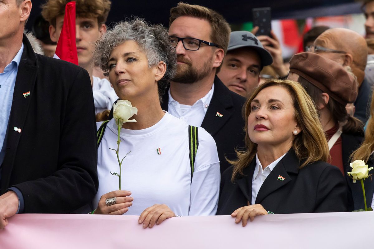 20251023 Budapest
Nemzeti Menet
Fotó: Máté Krisztián MK
MW Bulvár
Képen: Bódis Kriszta, a Tisza párt társadalompolitikai szakért?je, Rost Andrea m?vészn?, operaénekesn?