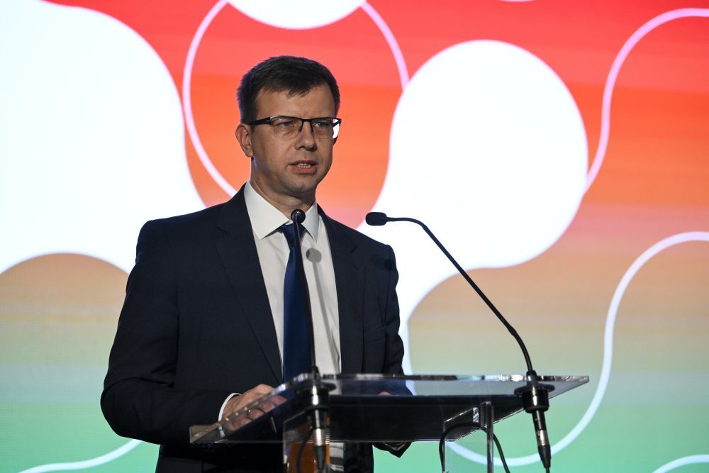 Bóka János szerint Brüsszel háborúpárti politikájának költségeit a magyar emberek viselik