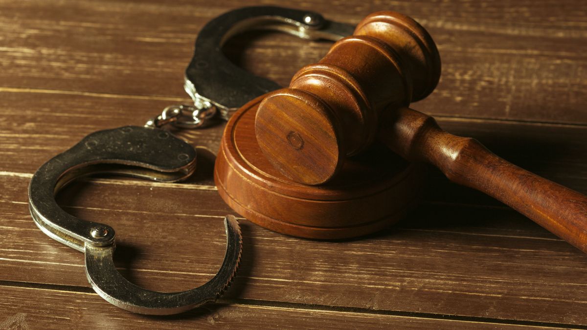 Évekre börtönbe kerülhet a győri férfi, aki gyermekpornográf képeket osztott meg