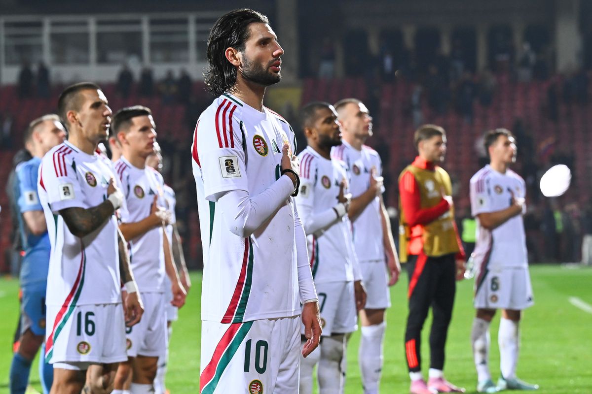 Jereván, 2025. november 13.
A magyar labdarúgó-válogatott tagjai a Himnuszt éneklik, miután világbajnoki selejtező mérkőzésen 1-0-ra nyertek Örményország ellen a jereváni Szargszján Köztársasági Stadionban 2025. november 13-án.
MTI/Czeglédi Zsolt