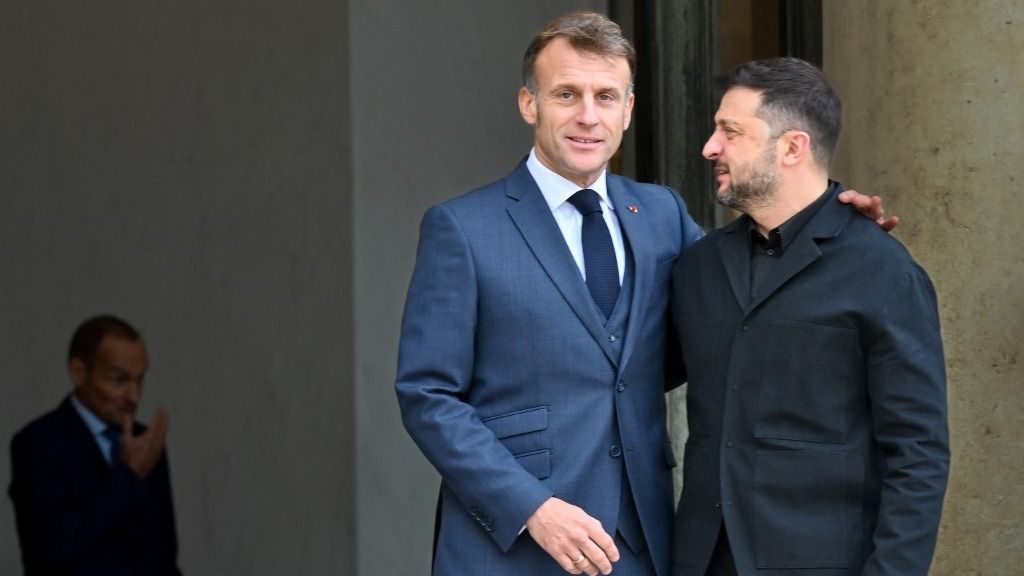 Emmanuel Macron francia elnök úgy vélekedett kedden egy interjúban, hogy az amerikai elnök ukrajnai béketerve jó irányba mutat