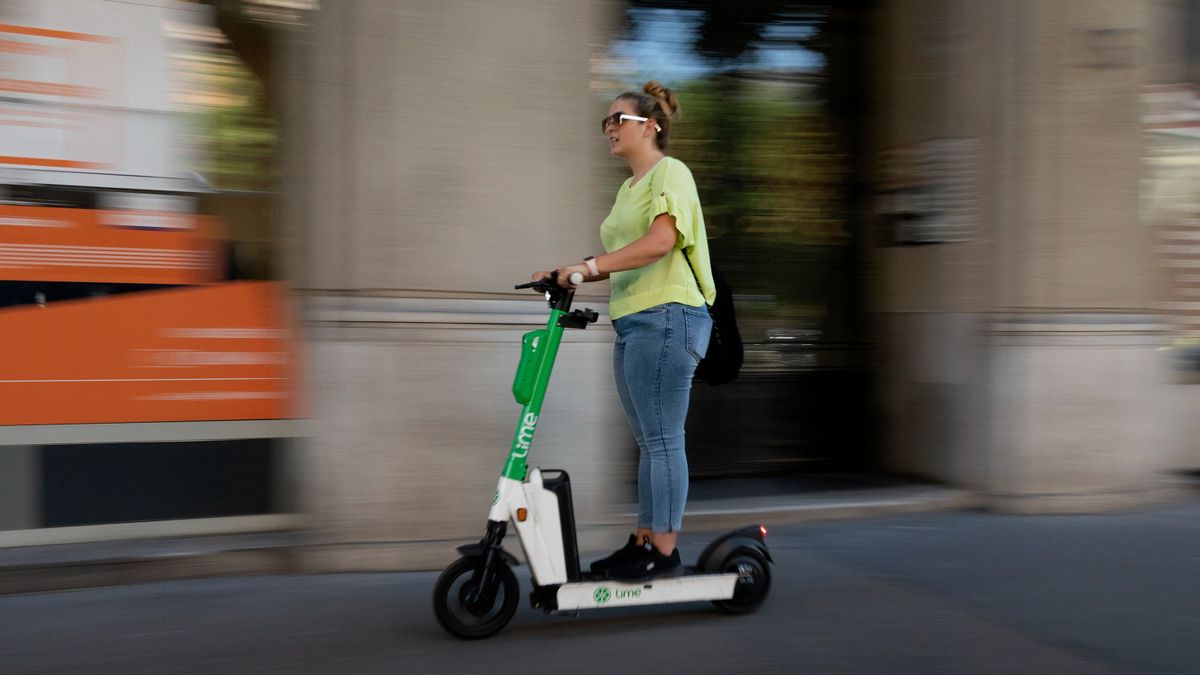 20220624 Budapest
Városi közlekedés illusztráció 
fotó: Mirkó István (MI)
Magyar Nemzet
képen: Lime, elektromos roller