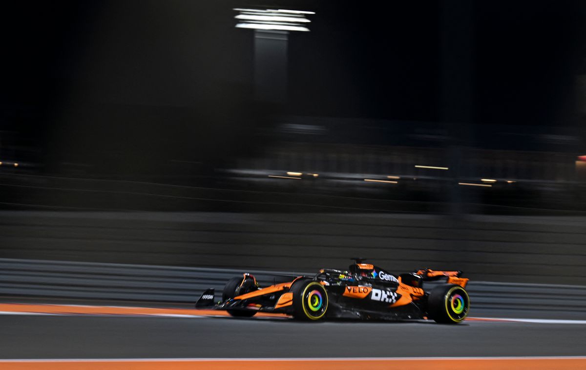 Oscar Piastri egyszerűen verhetetlen, ahányszor pályára gurult a mezőny, mindig az ausztrál hátát nézték a többiek