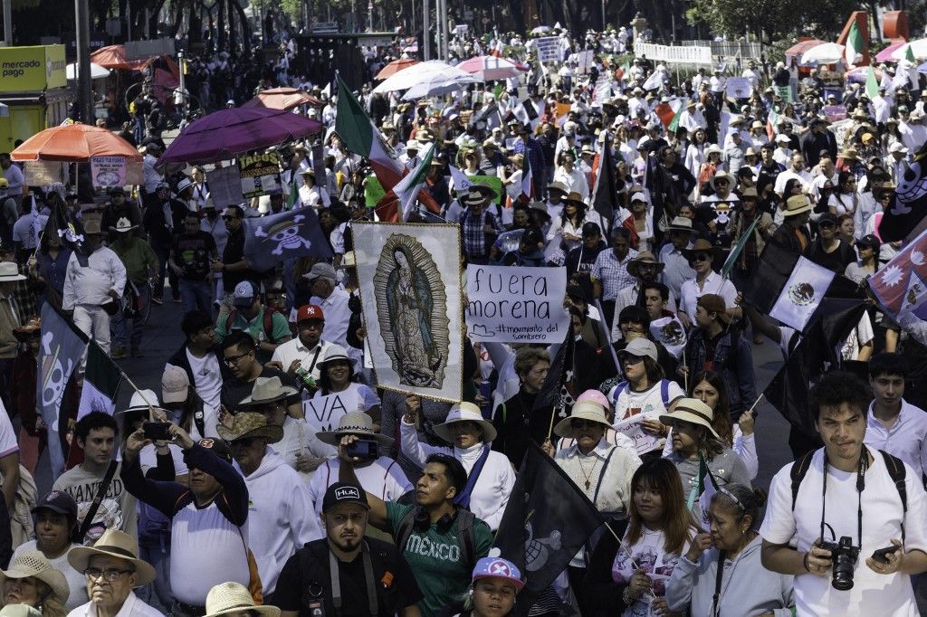 A mexikóvárosi rendőrség adatai alapján legalább 120 ember sérült meg