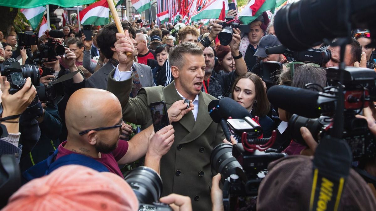 Kétszázezer tiszás felült egy bohócnak