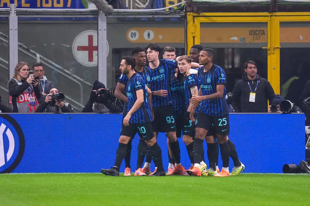 Az Inter két gólt (Lautaro Martínez, Ange-Yoan Bonny) és győzelmet ünnepelhetett a Lazio ellen, s a Serie A első helyéről várja az AC Milan elleni derbit