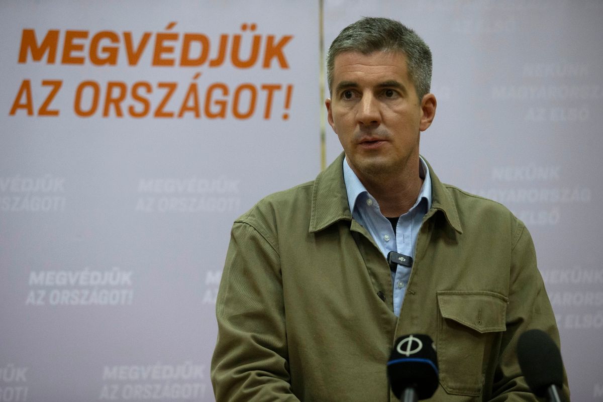 Kecskemét, 2025. november 4.
Kocsis Máté, a Fidesz parlamenti frakcióvezetője sajtótájékoztatót tart a Fidesz és a KDNP országjárása keretében tartott kecskeméti lakossági fórum előtt 2025. május 12-én.
MTI/Bús Csaba