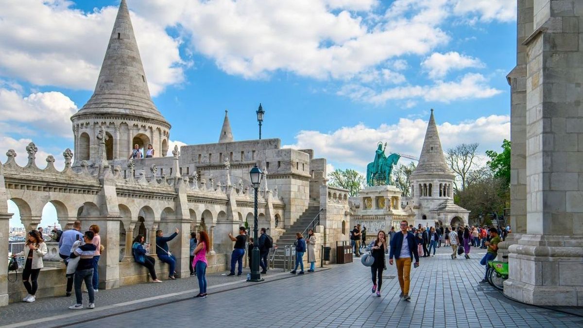 Sikerágazat lett a turizmus, özönlöttek a vendégek