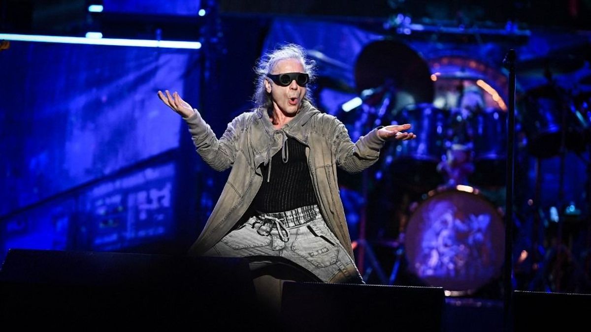 Már megvásárolható az Iron Maiden és a West Ham közös jubileumi meze + videó