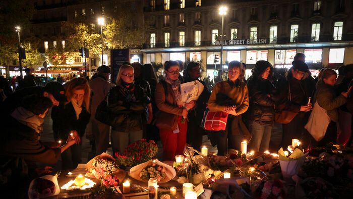 Franciaország - Gyertyagyújtás a 2015-ös párizsi terrortámadások áldozatainak emlékére