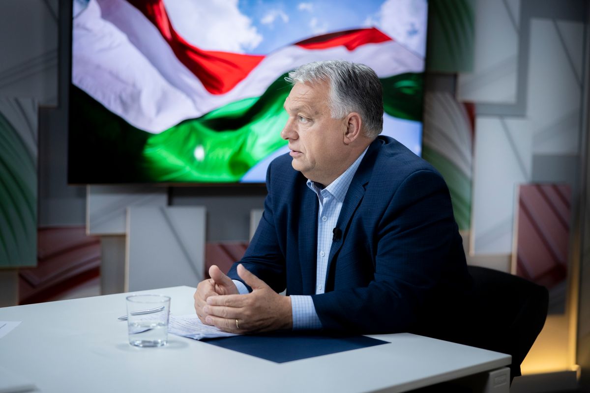 Brüsszel, 2025. június 27.
A Miniszterelnöki Kommunikációs Főosztály által közreadott képen Orbán Viktor miniszterelnök interjút ad a Kossuth rádió Jó reggelt, Magyarország! című műsorában a közmédia brüsszeli stúdiójában 2025. június 27-én.
MTI/Miniszterelnöki Kommunikációs Főosztály/Fischer Zoltán