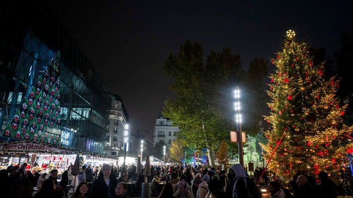 Megnyílt Budapest ikonikus karácsonyi vására