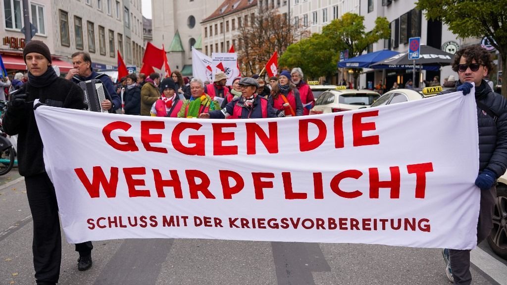 Nem a sorkatonaságra: december 4–5-én Németország több nagyvárosában nagyszabású tüntetéseket tartanak