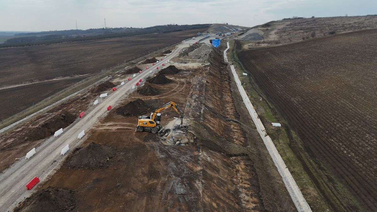 Módosíthatják a közbeszerzési törvényt a Strabag-ügy miatt