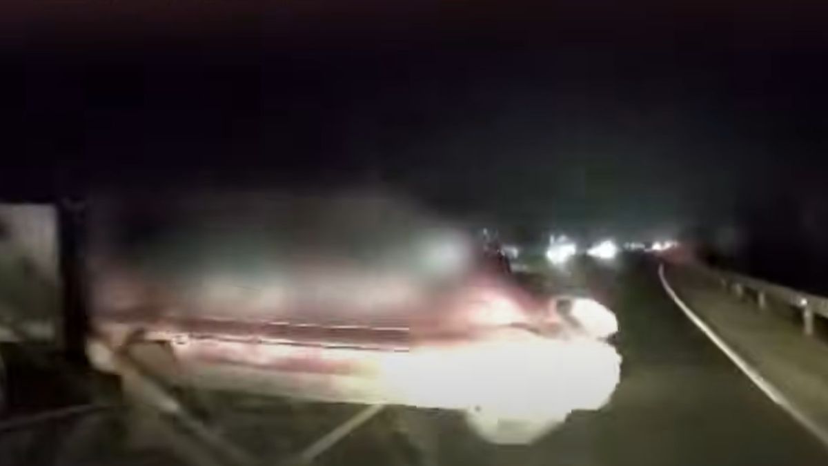 Ezért időzített bomba az utánfutó, ha őrült tempóban vontatják + videó