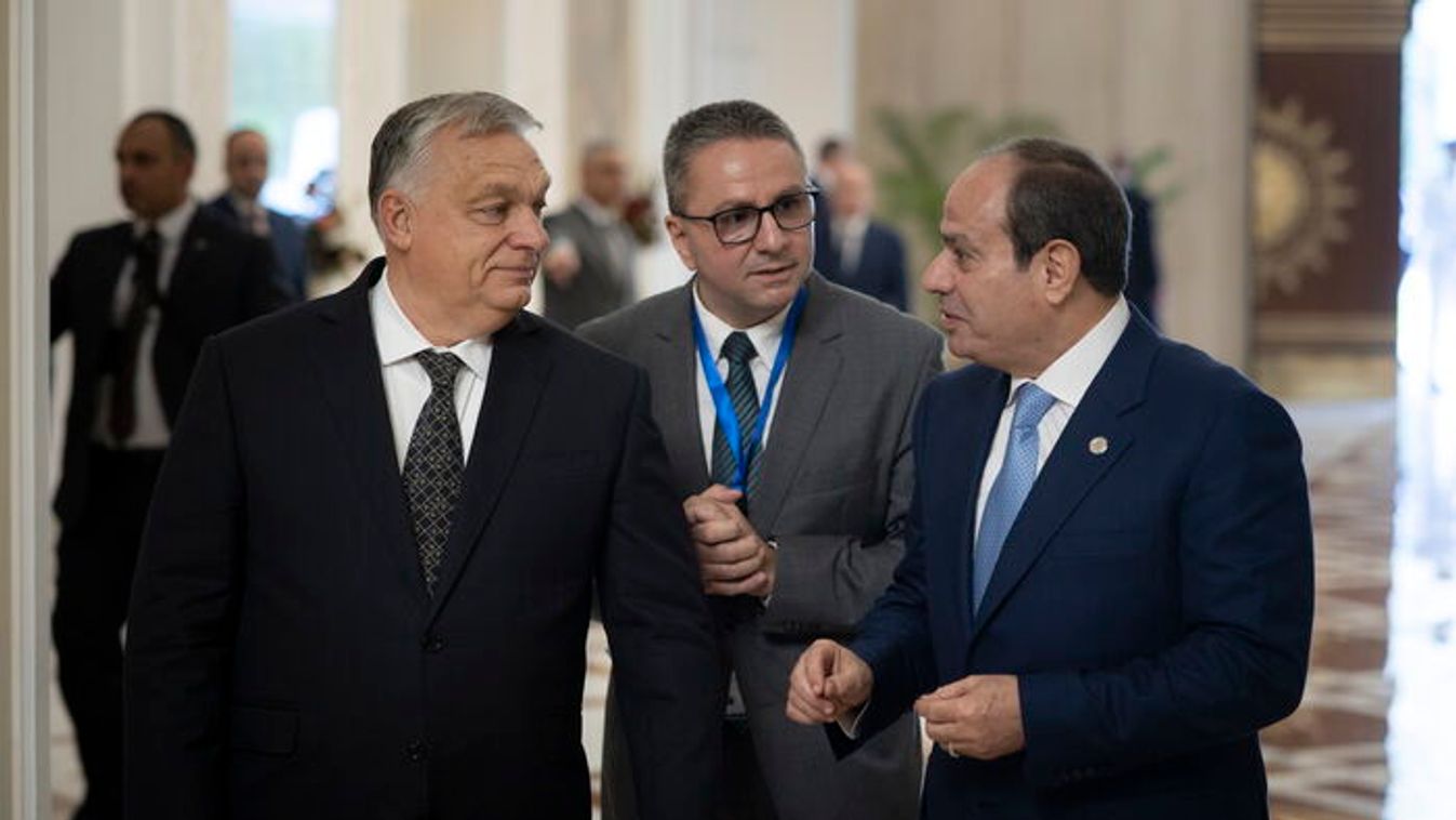 Hungarian Prime Minister Viktor Orban (left) is received by Egyptian President Abdel Fattah el-Sisi (right) in Cairo on November 2, 2025 (Photo: MTI/Prime Minister’s Press Office/Zoltan Fischer)