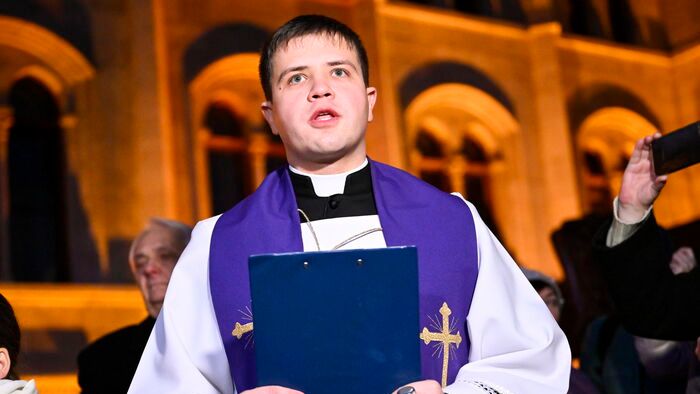 Advent - Felkapcsolták a fényfüzért az ország karácsonyfáján