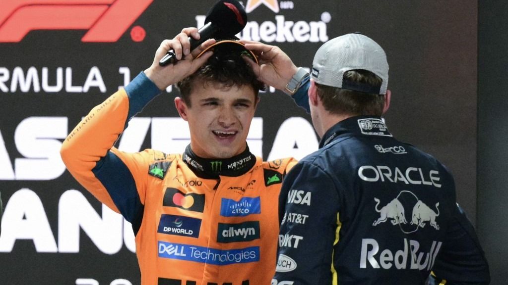 Lando Norris célja, hogy Verstappent maga mögött tartsa, hiszen ha előtte ér célba, a holland kiszáll a vb-címért folyó versenyfutásból