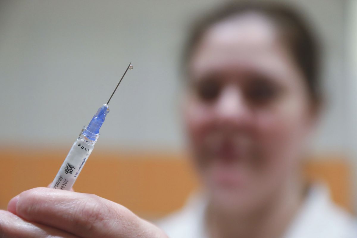 Covid oltás illusztráció, a képen Horváth Eszter asszisztens.
Zalaegerszeg
Fotó: Pezzetta Umberto pu
Zalai Hírlap