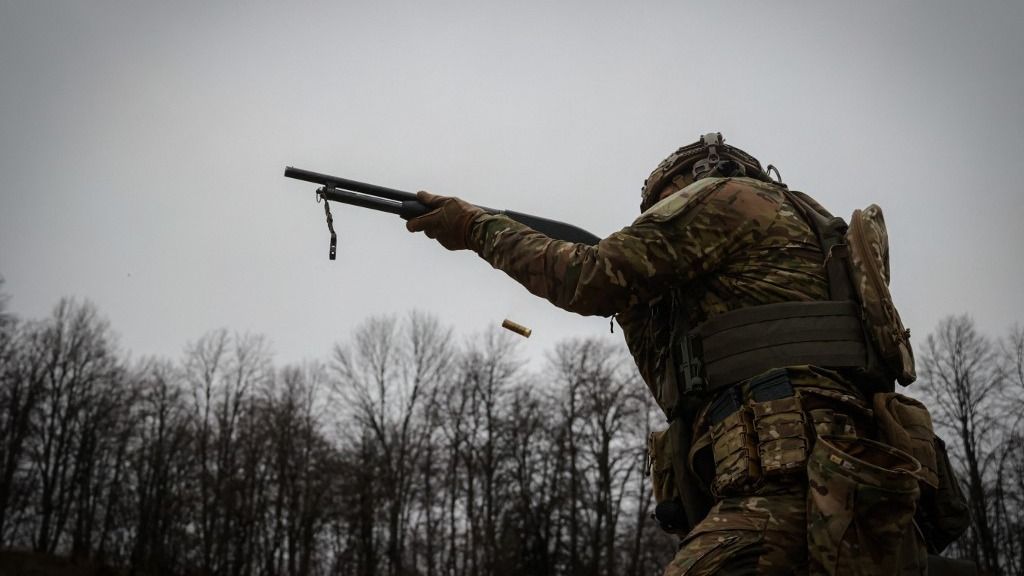 KHARKIV REGION, UKRAINE - NOVEMBER 16: Anti-drone training of servicemen of the 13th Operational Brigade of the National Guard of Ukraine 'Khartiia' in Kharkiv region, Ukraine on November 16, 2025. Sofiia Bobok / Anadolu (Photo by Sofiia Bobok / Anadolu via AFP)