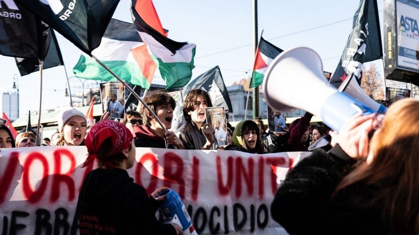 Zsidóellenes tüntetők