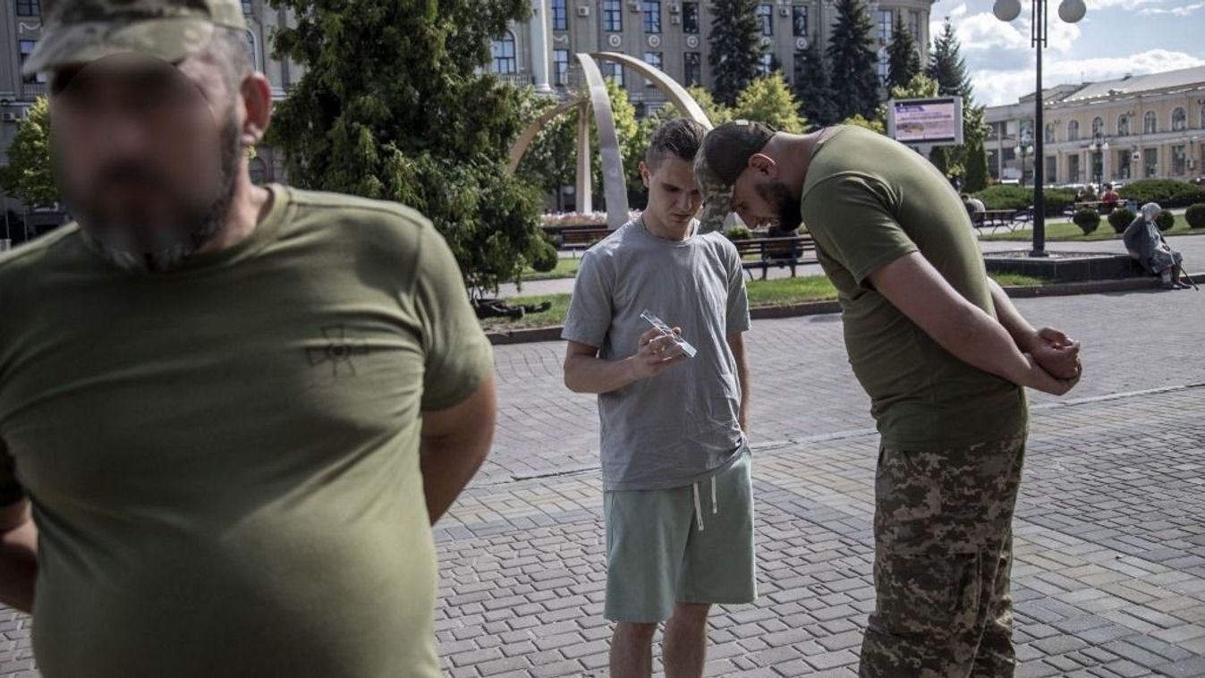 Harkivban is folyik a toborzás