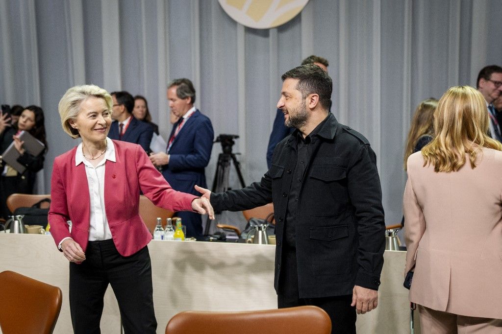 Ursula von der Leyen és Volodimir Zelenszkij (Fotó: AFP)